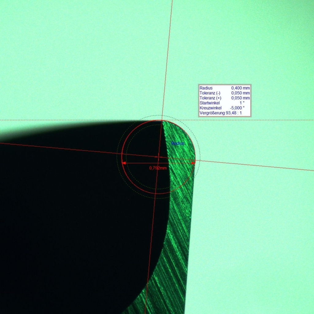 Fraeser mit präzisem Ecken-Radius R0,4mm